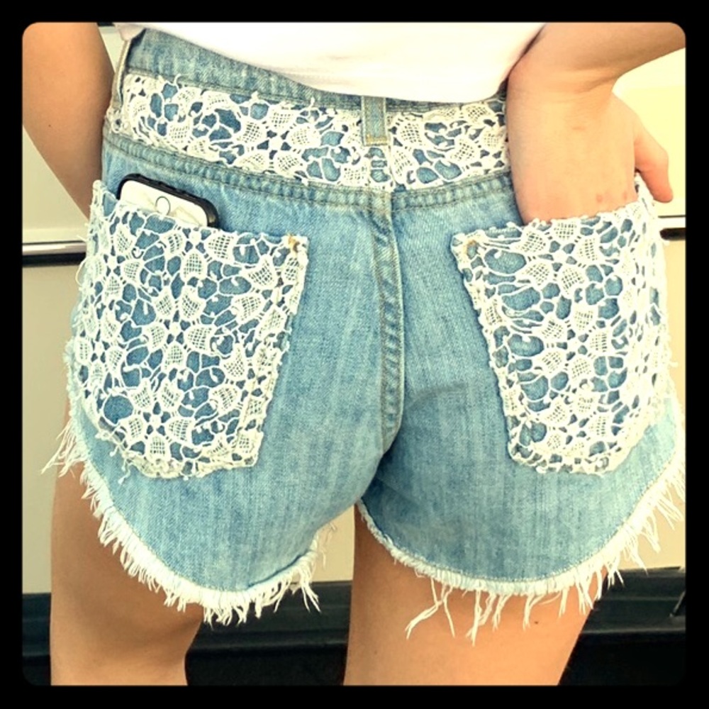 $178 NWT CARMAR CRAIG DENIM SOFT LACE SHORTS 27